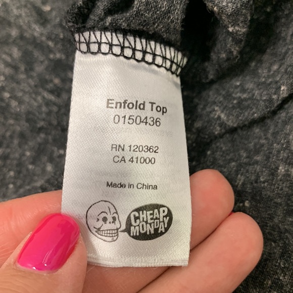 Cheap Monday gray t-shirt with open back - size Large - Picture 5 of 6